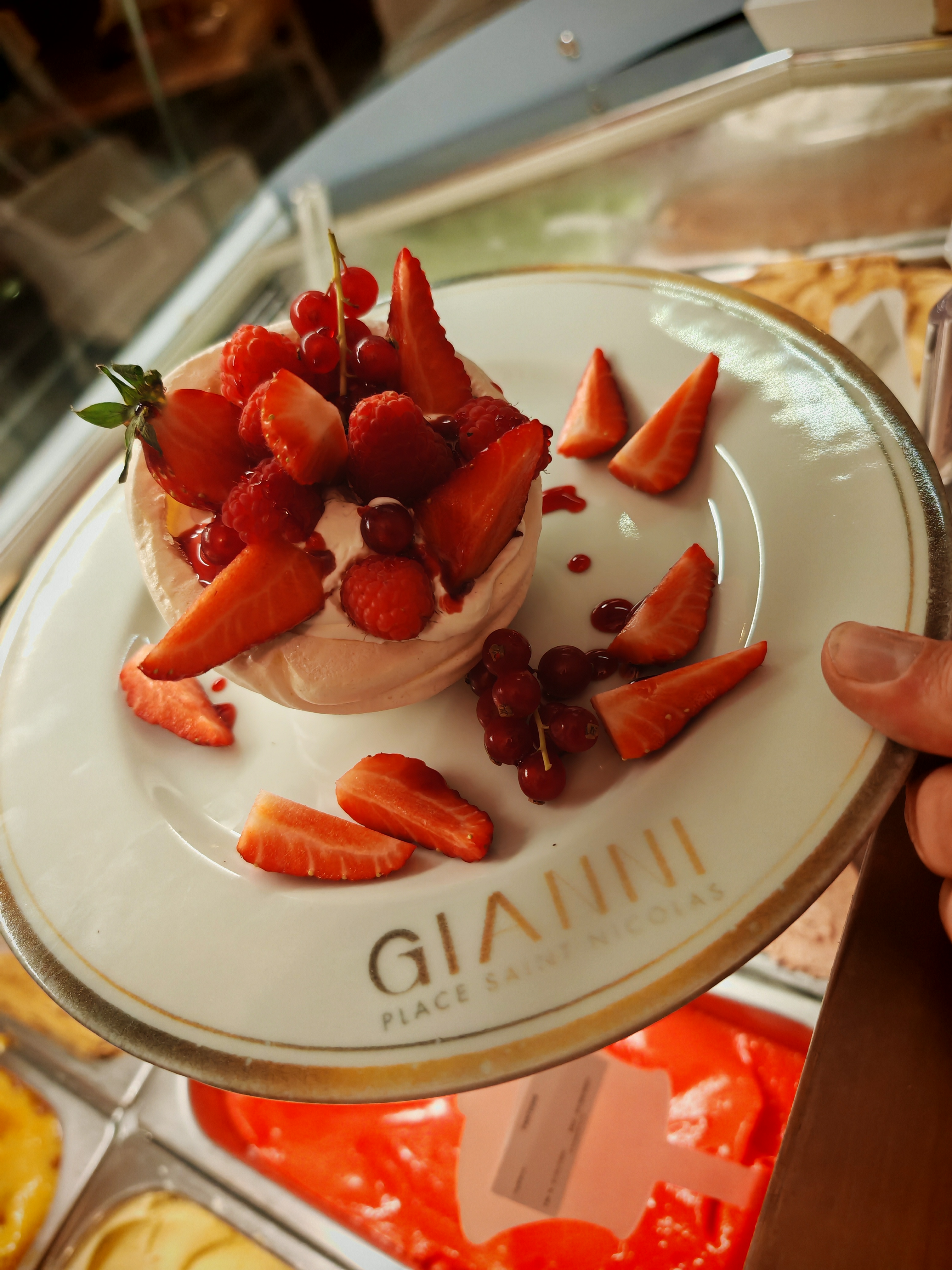 Pavlova fruits rouges